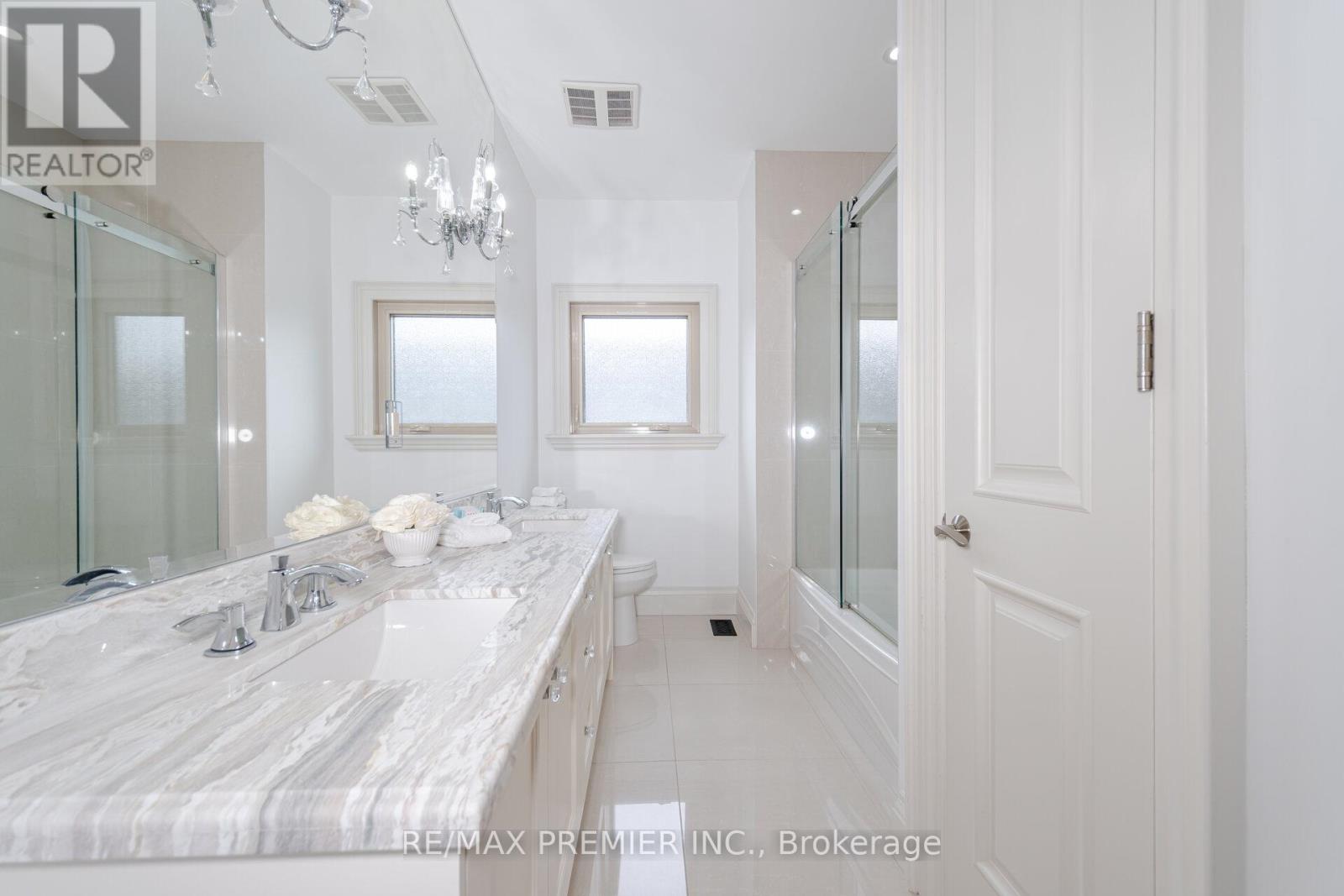 28 Ellerby Square N, Vaughan, Ontario  L4L 1N1 - Photo 26 - N13805628
