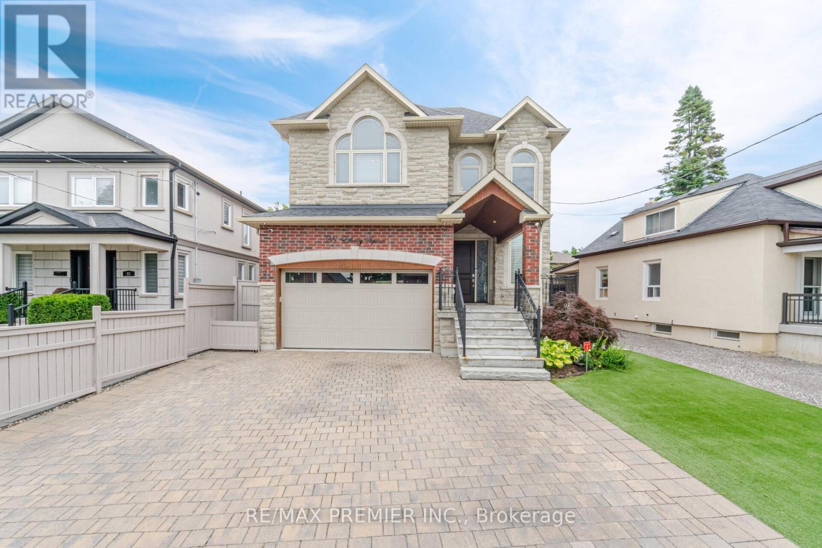 28 Ellerby Square N, Vaughan, Ontario  L4L 1N1 - Photo 3 - N13805628