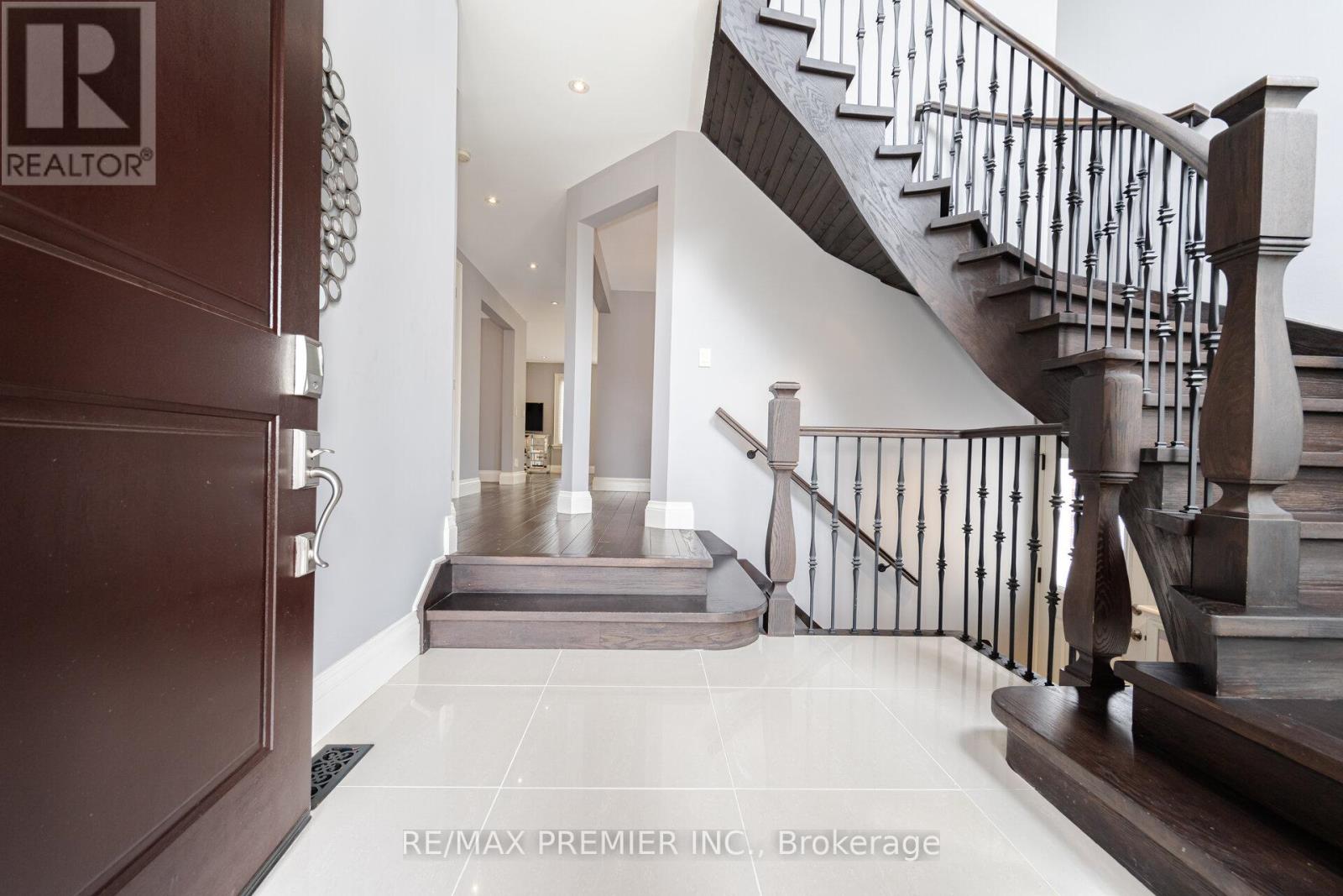 28 Ellerby Square N, Vaughan, Ontario  L4L 1N1 - Photo 5 - N13805628