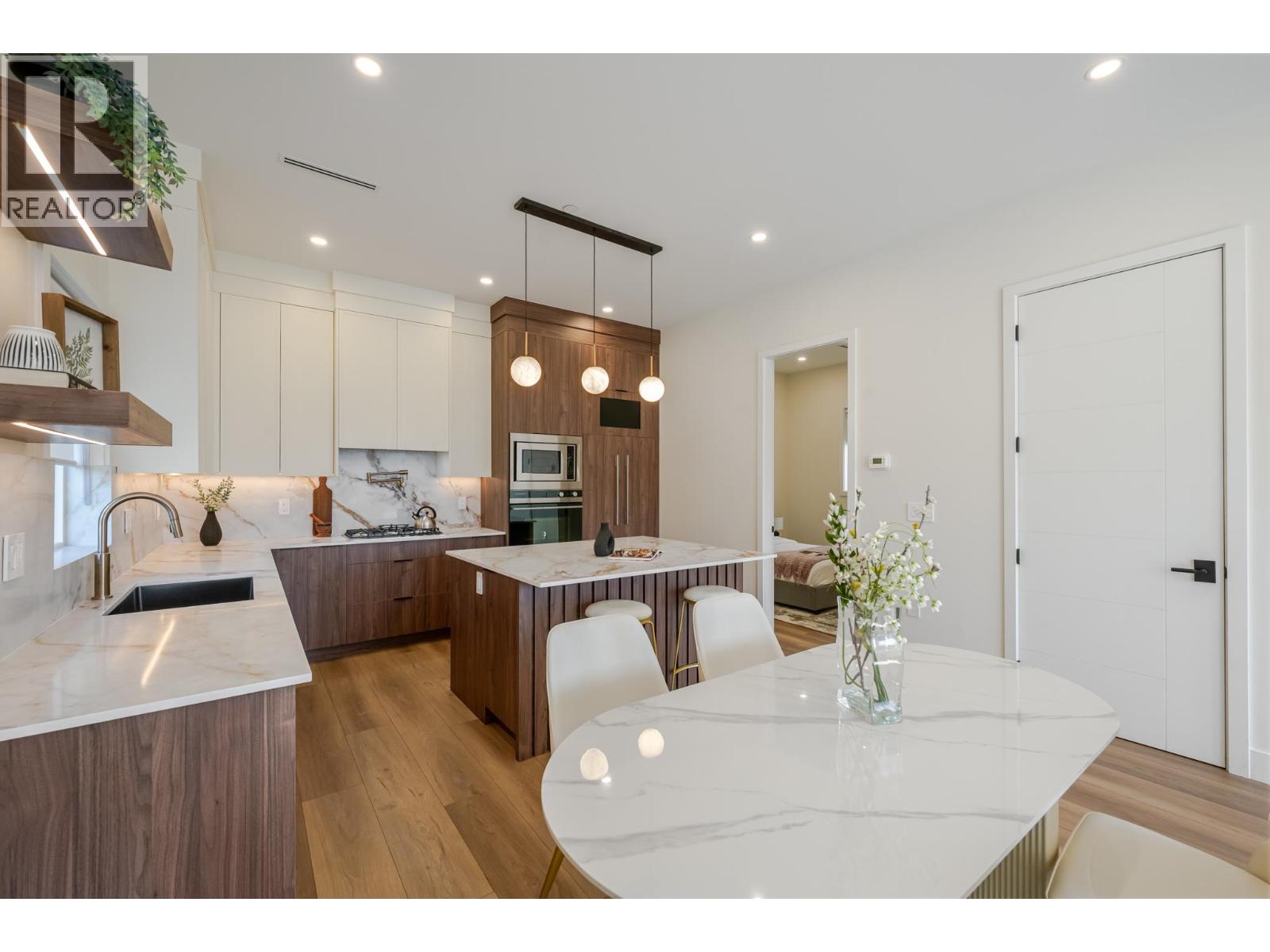 101 1759 MORGAN AVENUE photo 9