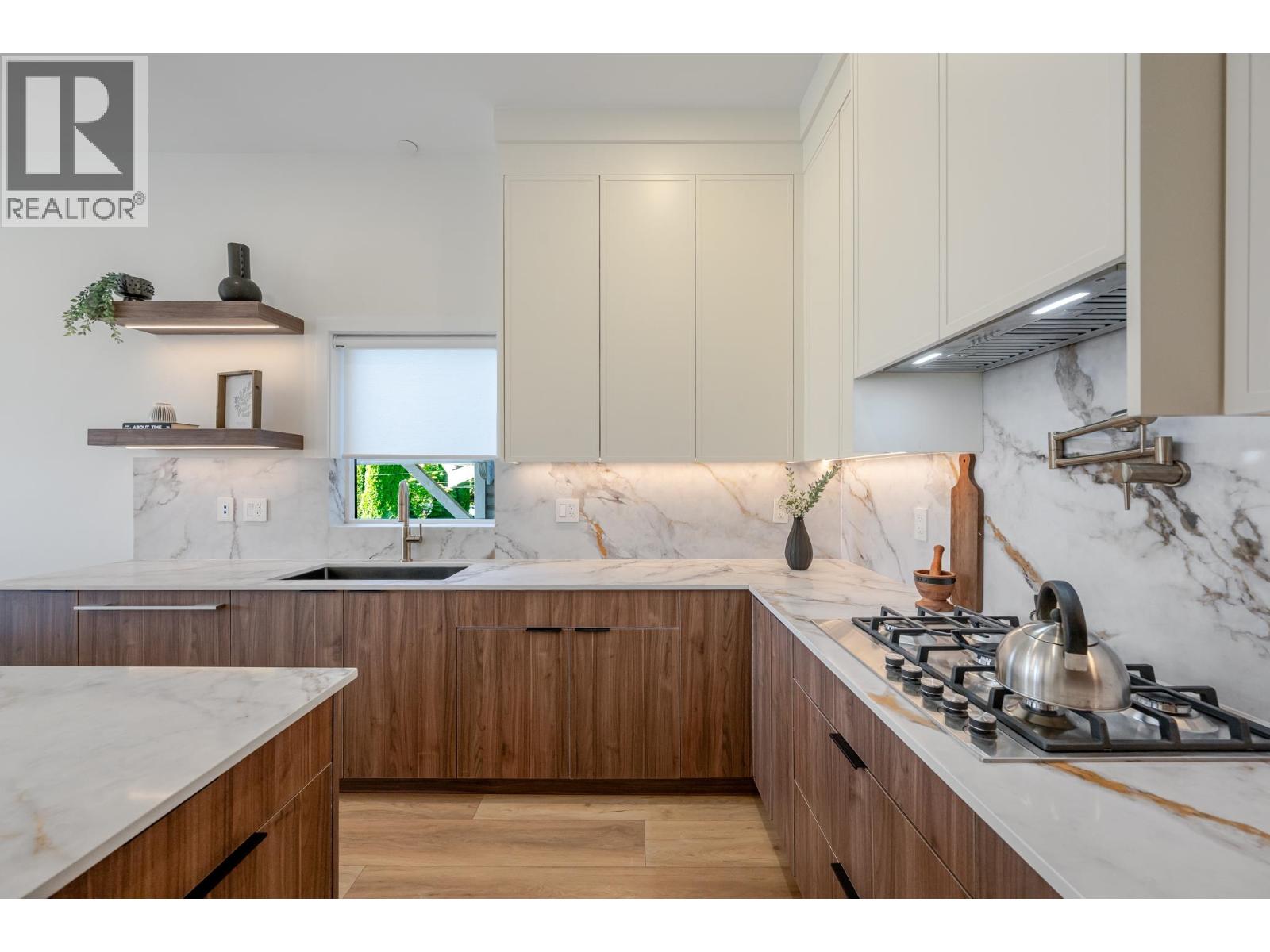 101 1759 MORGAN AVENUE photo 12