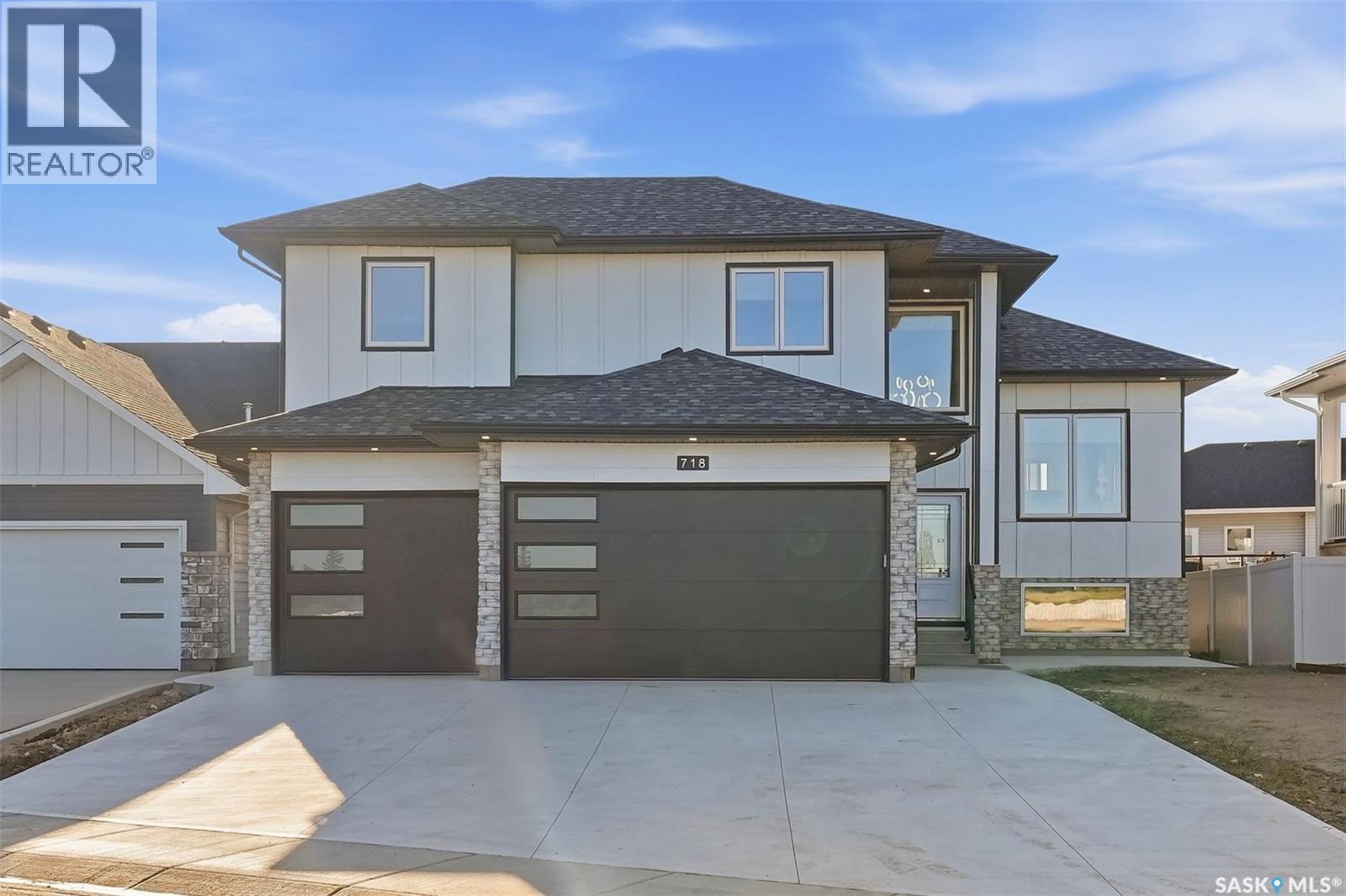 718 Weir Crescent, Warman, Saskatchewan  S0K 4S4 - Photo 1 - SK048864