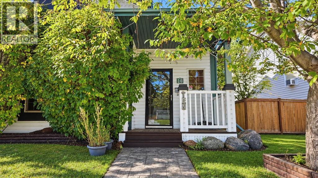 10 Ladwig Close, Red Deer, Alberta  T4R 2V6 - Photo 2 - A2346413