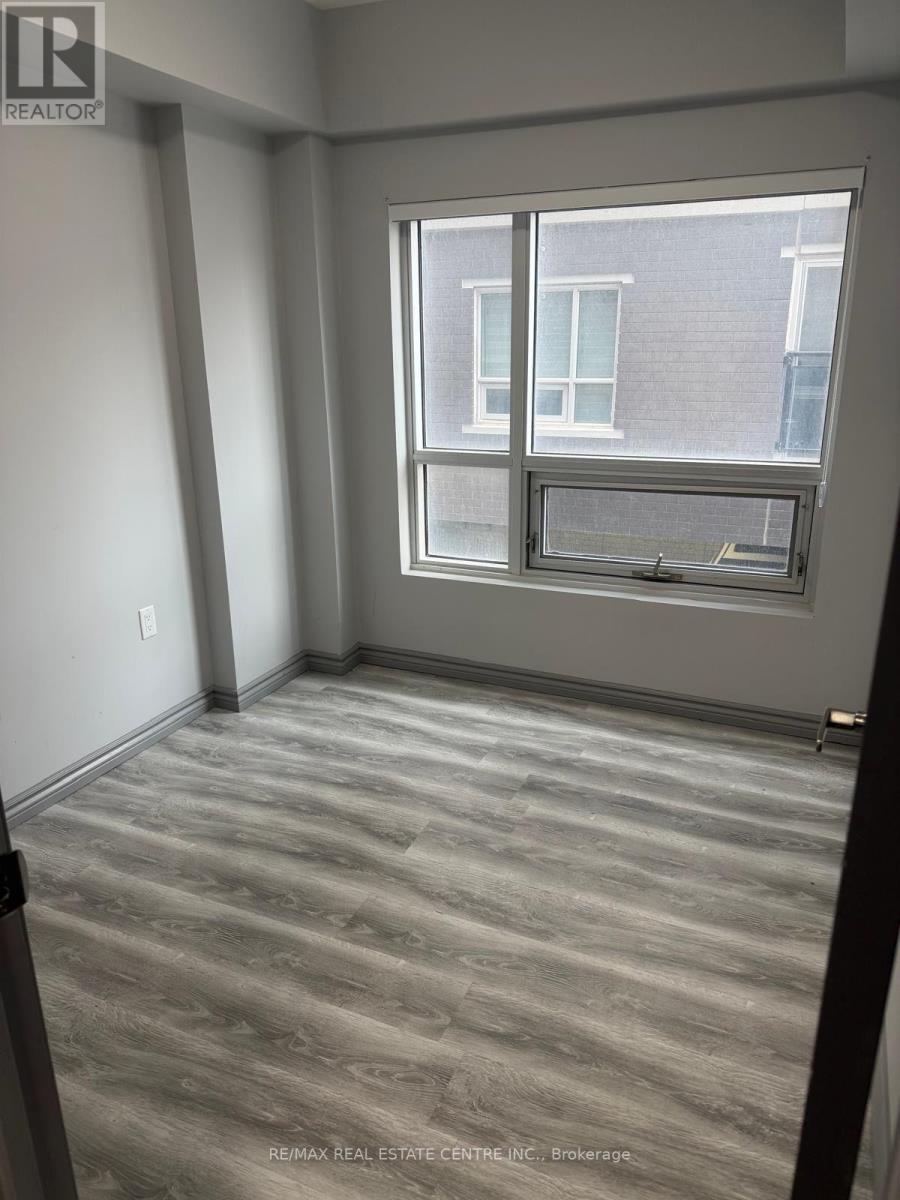 B 104 - 275 Larch Street, Waterloo, Ontario  N2L 3R2 - Photo 8 - X13724442