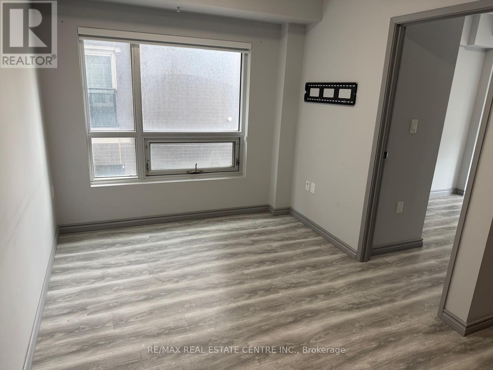 B 104 - 275 Larch Street, Waterloo, Ontario  N2L 3R2 - Photo 9 - X13724442