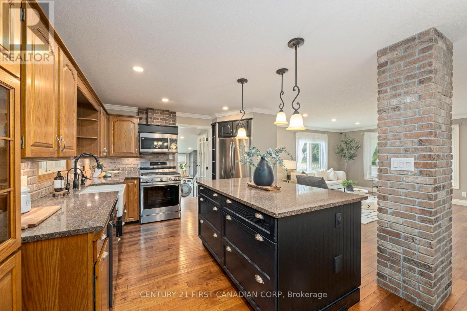 22697 Adelaide Road, Strathroy-Caradoc, Ontario  N0L 1W0 - Photo 10 - X13805684