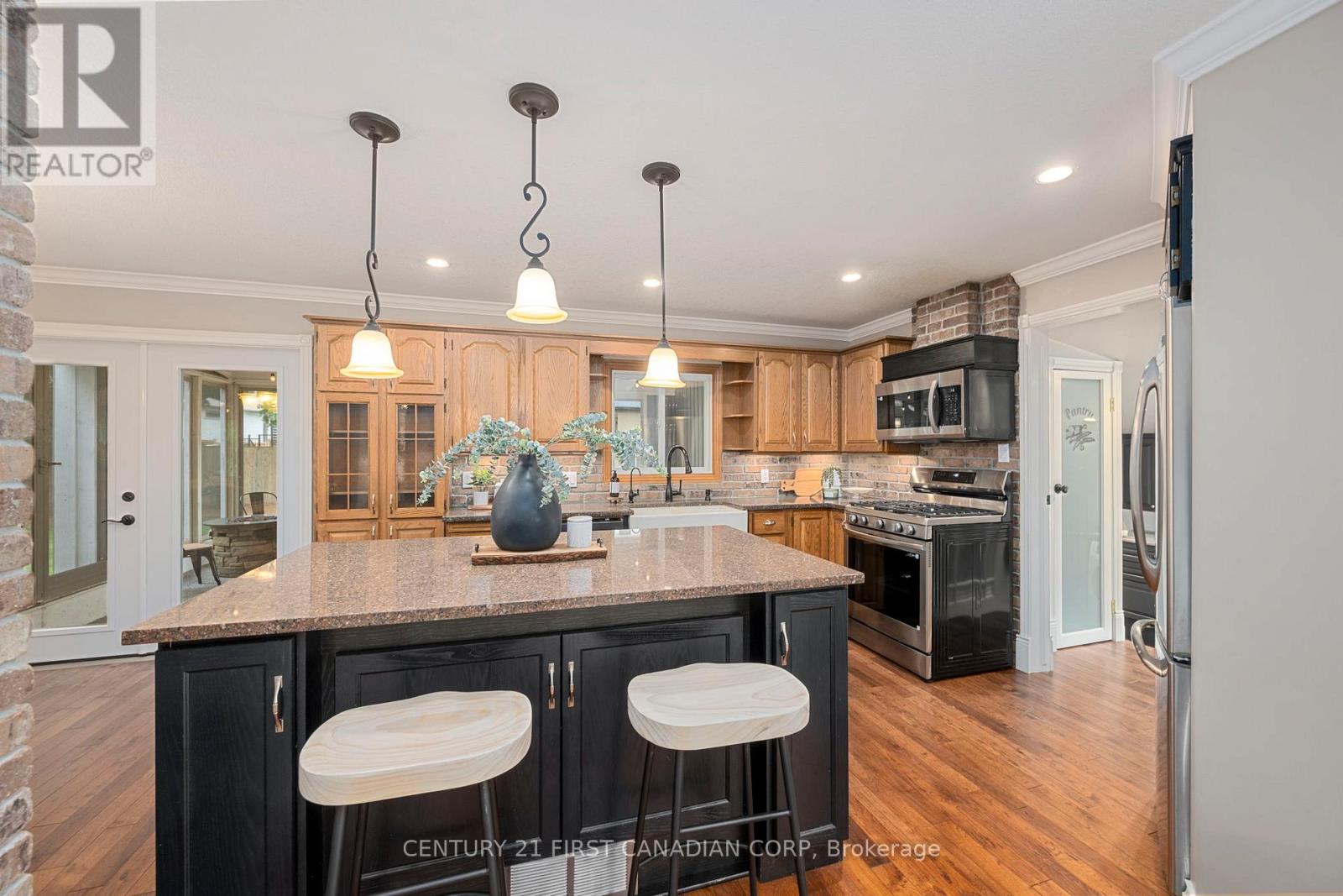 22697 Adelaide Road, Strathroy-Caradoc, Ontario  N0L 1W0 - Photo 12 - X13805684