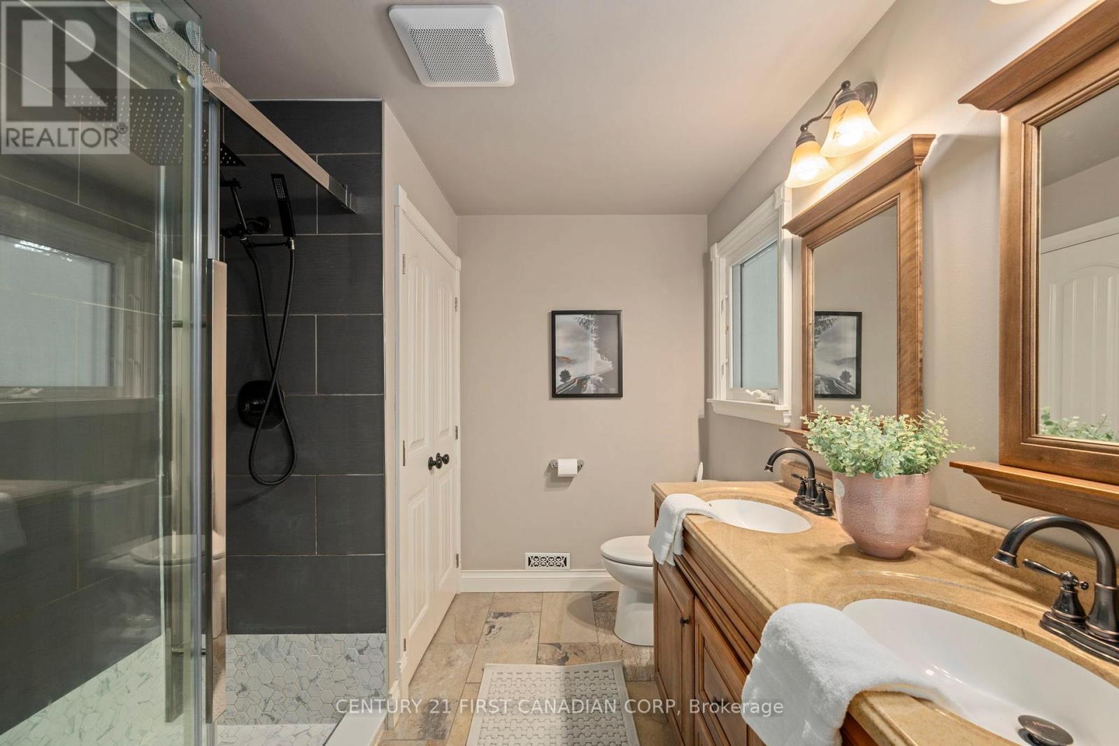 22697 Adelaide Road, Strathroy-Caradoc, Ontario  N0L 1W0 - Photo 15 - X13805684
