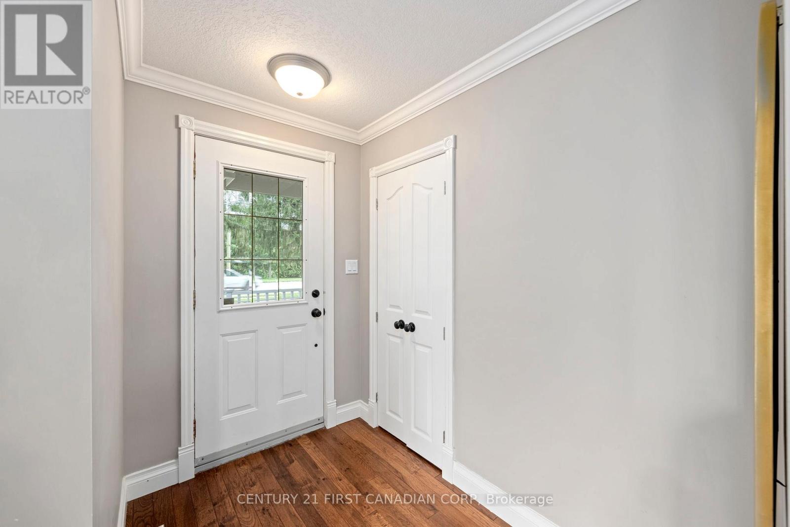 22697 Adelaide Road, Strathroy-Caradoc, Ontario  N0L 1W0 - Photo 5 - X13805684