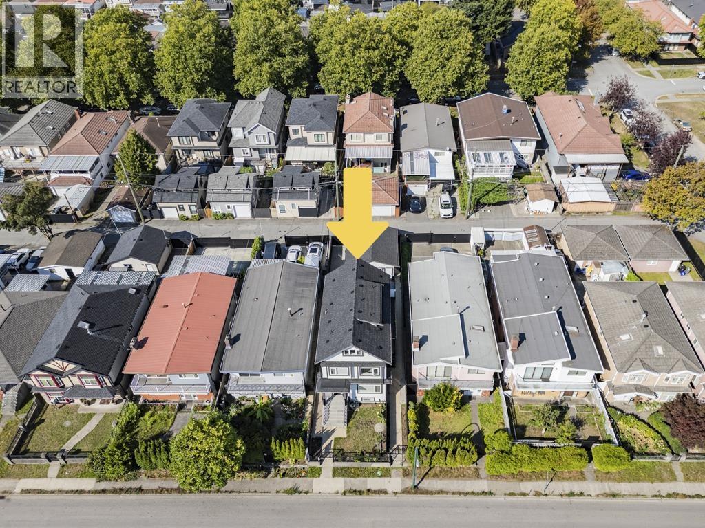 6751 Knight Street, Vancouver, British Columbia  V5P 2W4 - Photo 2 - R3167431
