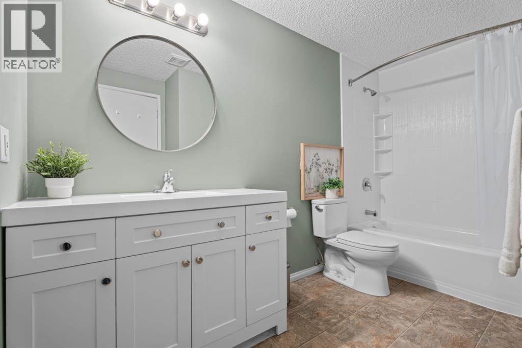 207, 280 Banister Drive photo 29