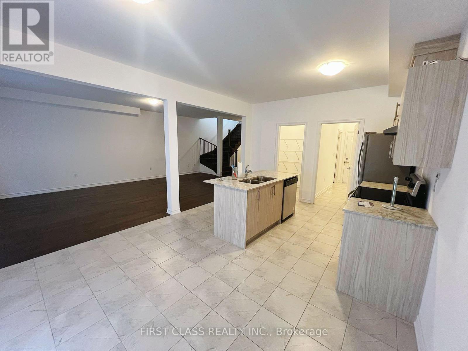55 Wheatfield Road, Barrie, Ontario L9J 0C2 - Photo 3 - S13805696