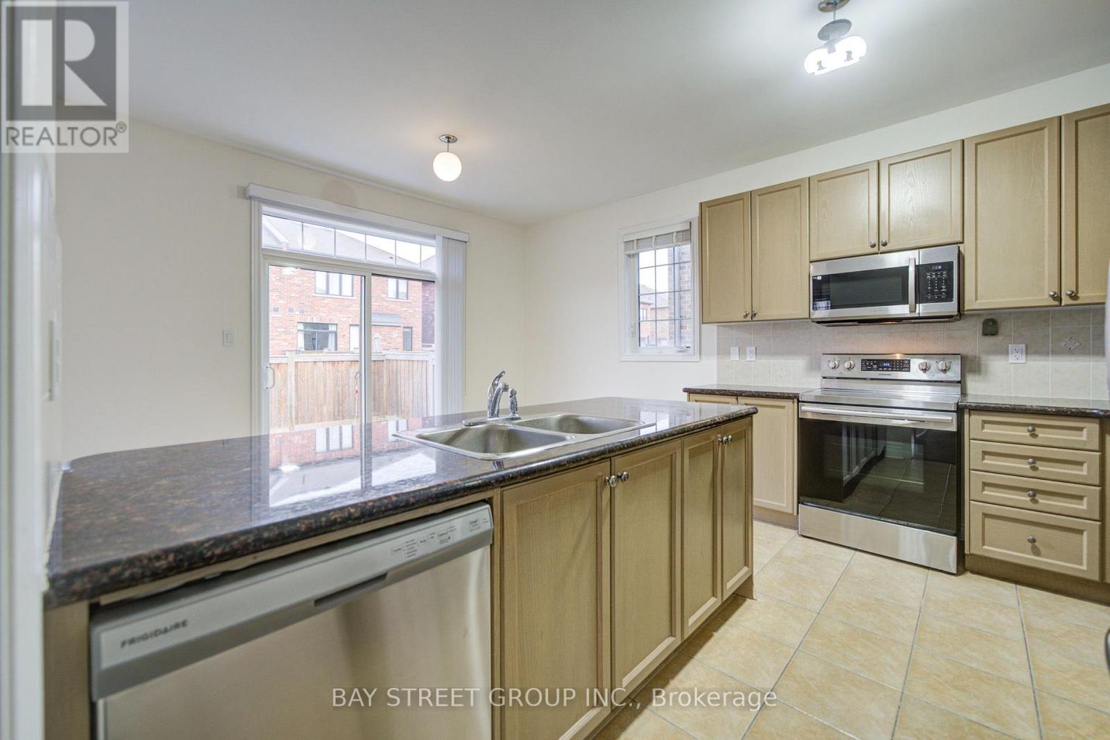35 Brownsberger Road, Whitchurch-Stouffville, Ontario  L4A 0W5 - Photo 12 - N13586116
