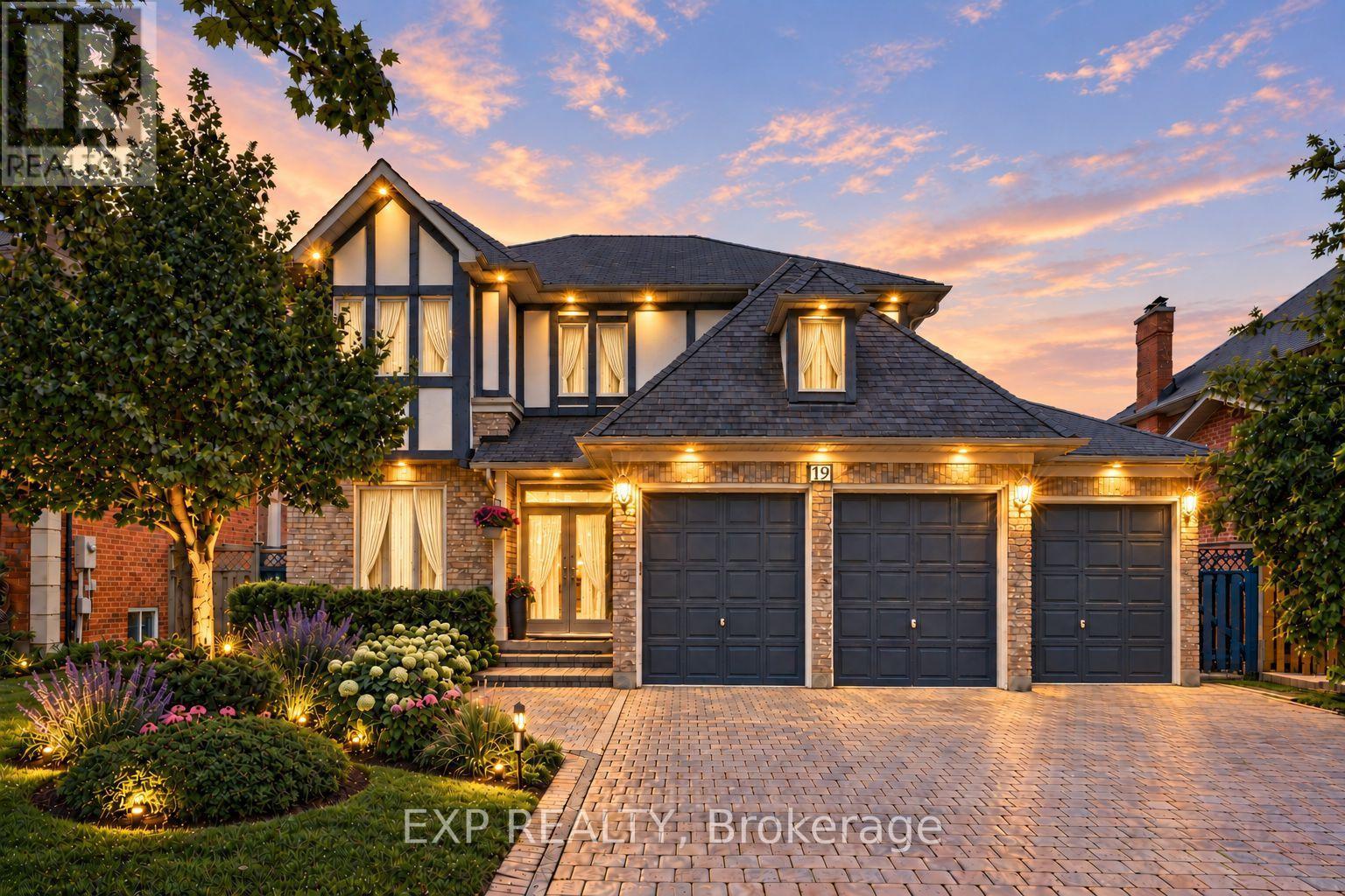 19 SPRINGBROOK DRIVE, Richmond Hill, Ontario