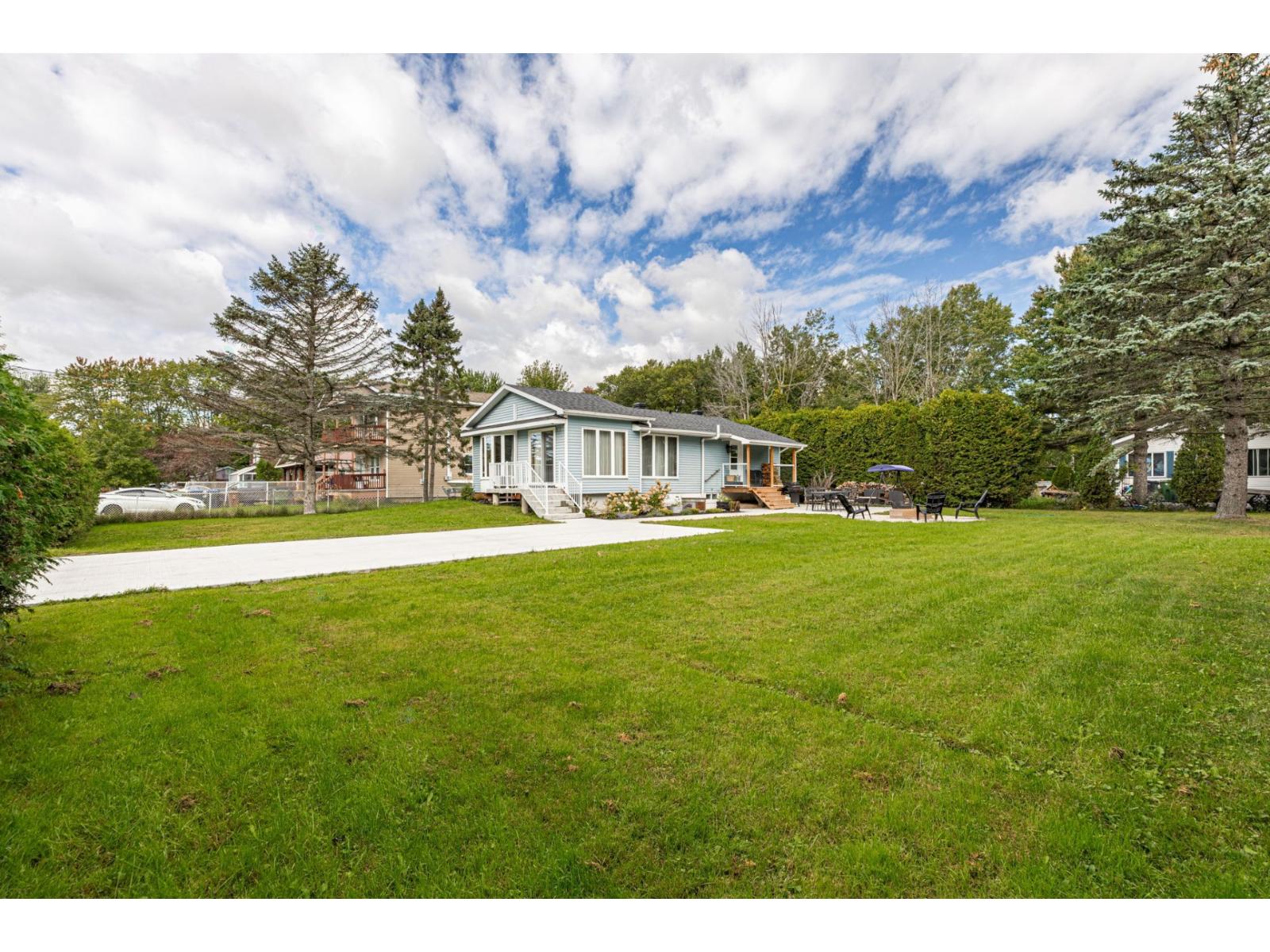 49 9e Avenue Saint-Paul-de-l'Île-aux-Noix Quebec Canada J0J1G0 4