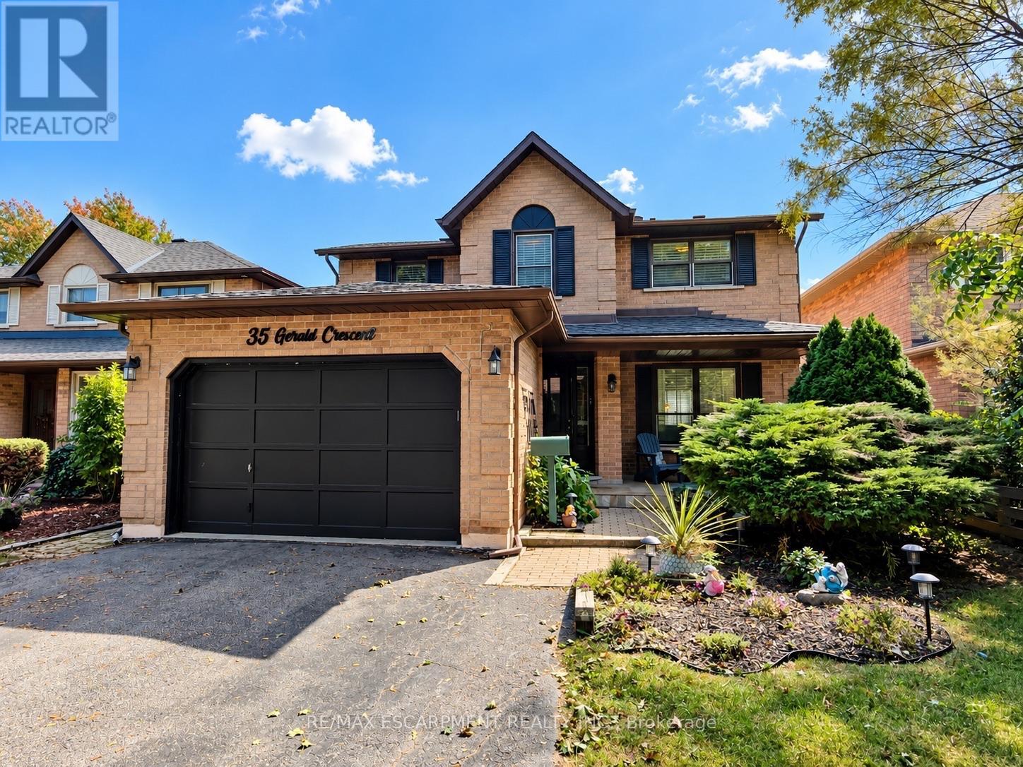 35 GERALD CRESCENT, Hamilton, Ontario