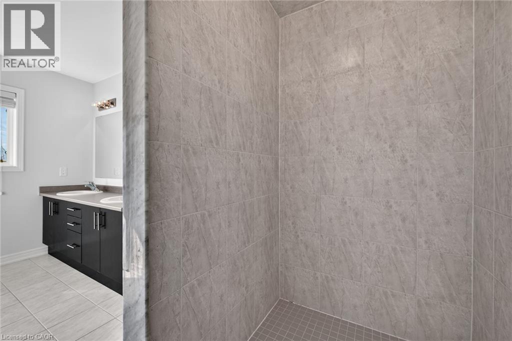 165 Lormont Boulevard, Stoney Creek, Ontario  L8J 0K2 - Photo 37 - 40864852