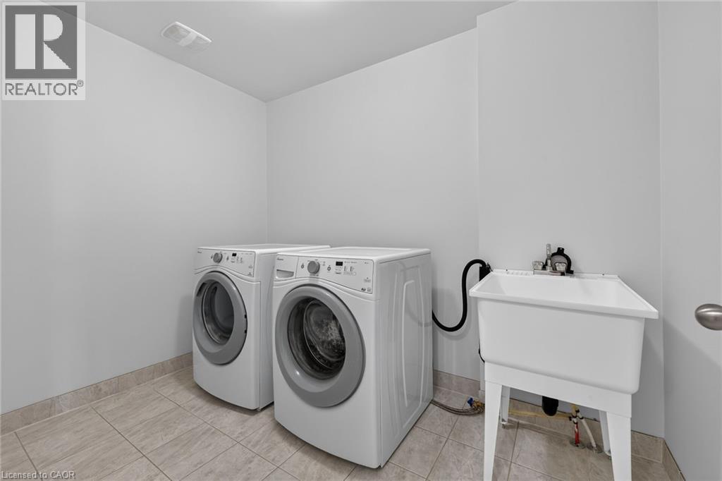 165 Lormont Boulevard, Stoney Creek, Ontario  L8J 0K2 - Photo 39 - 40864852