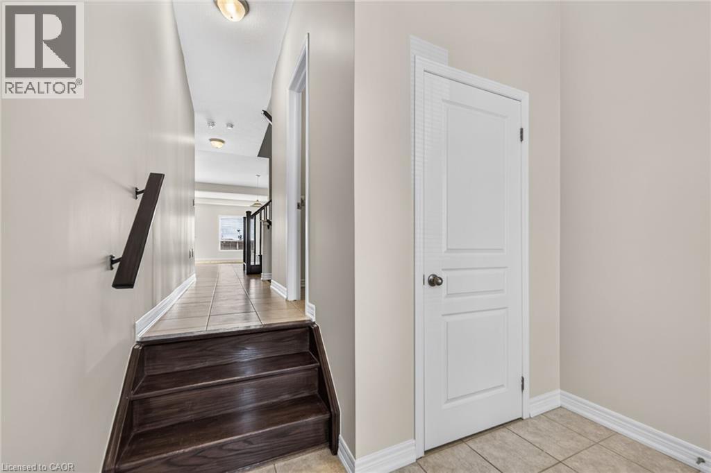 165 Lormont Boulevard, Stoney Creek, Ontario  L8J 0K2 - Photo 5 - 40864852