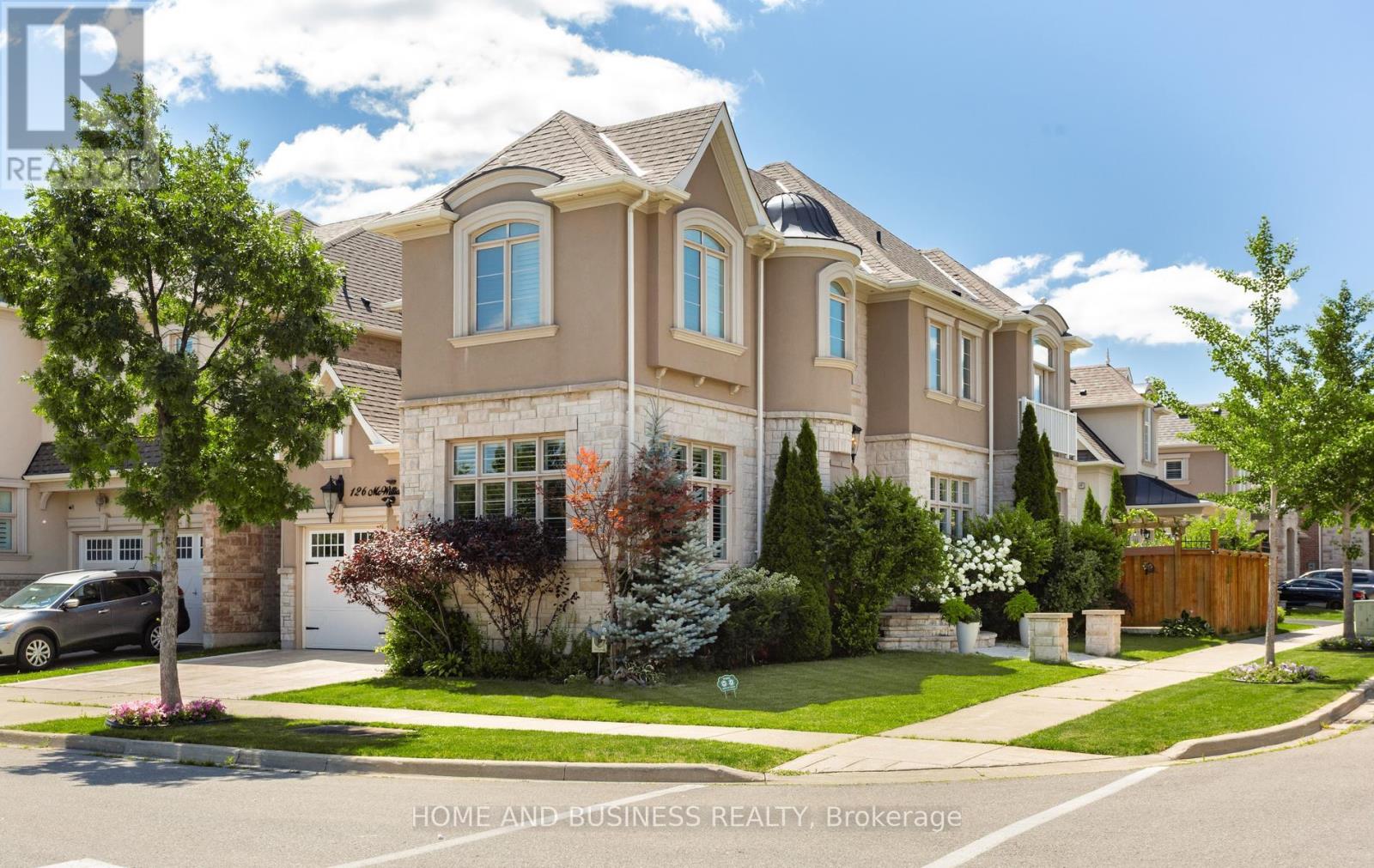 126 Mcwilliams Crescent, Oakville, Ontario  L6M 0W4 - Photo 3 - W13805728