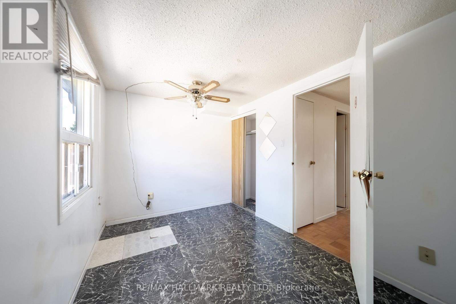 125 - 275 BROADVIEW AVENUE photo 13