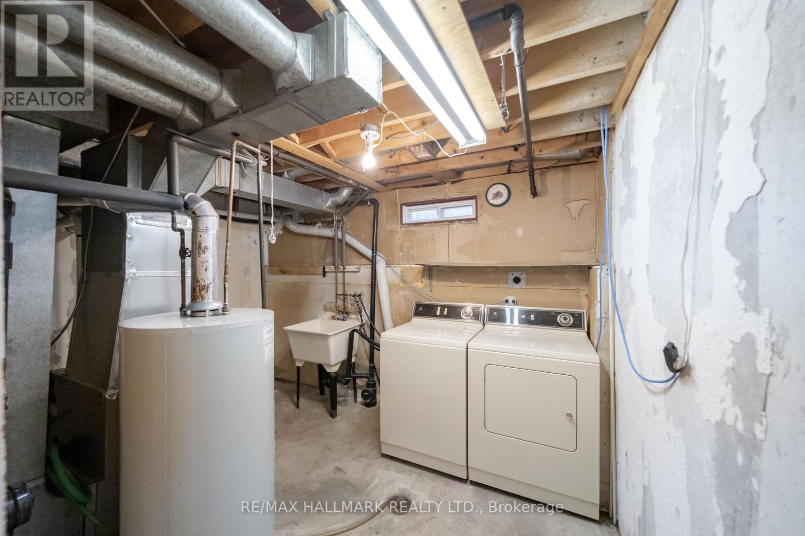125 - 275 BROADVIEW AVENUE photo 26