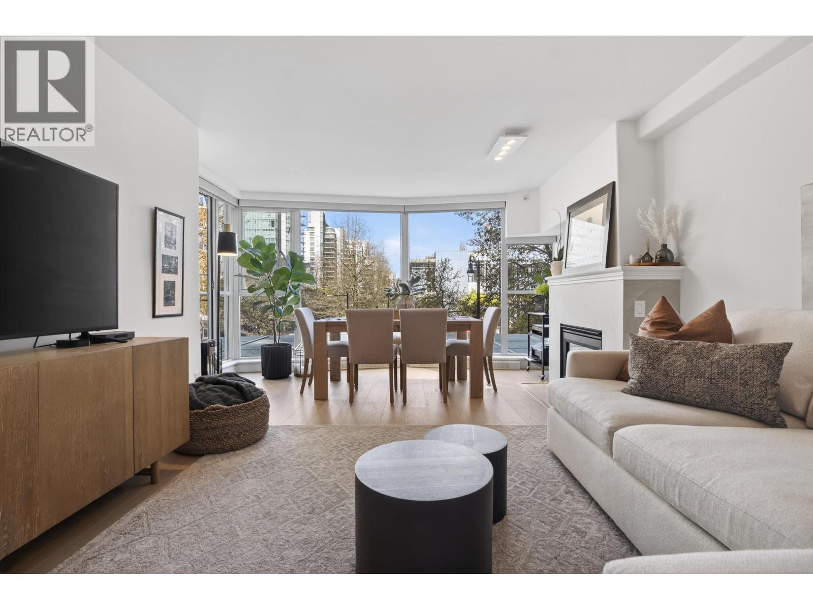 305 560 CARDERO STREET, Vancouver, British Columbia