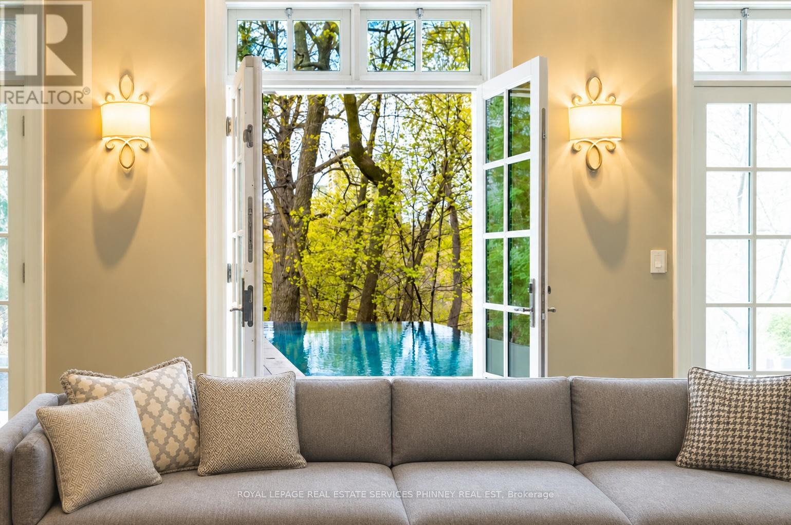 20 Cluny Drive, Toronto, Ontario  M4W 2P7 - Photo 16 - C13092402