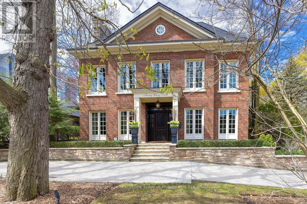 20 CLUNY DRIVE, Toronto, Ontario