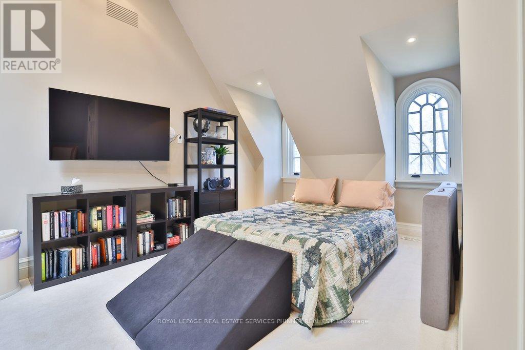 20 Cluny Drive, Toronto, Ontario  M4W 2P7 - Photo 28 - C13092402