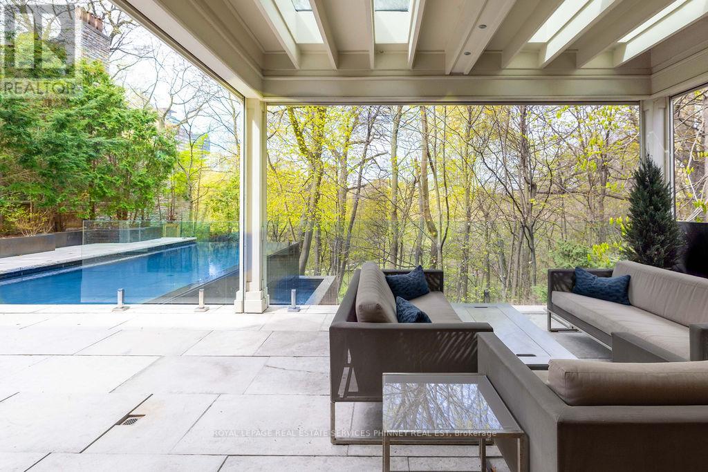 20 Cluny Drive, Toronto, Ontario  M4W 2P7 - Photo 37 - C13092402