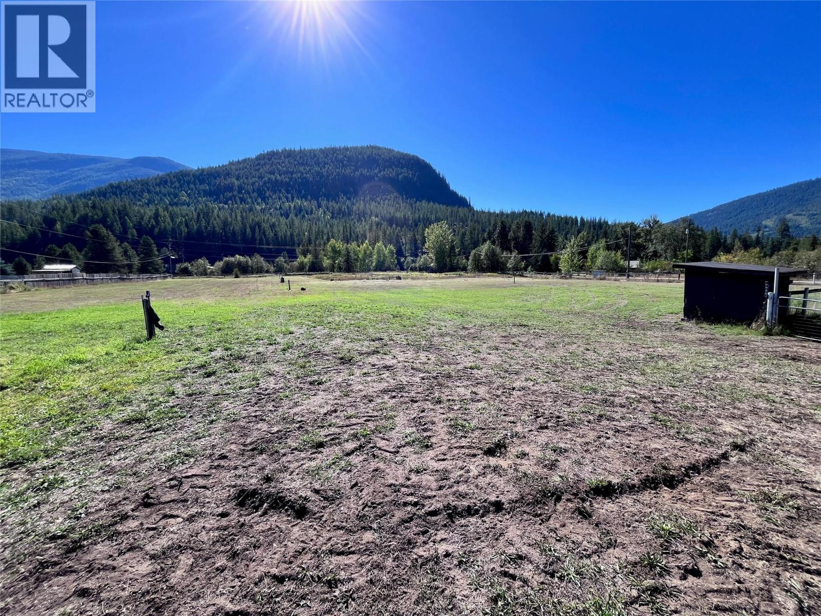 2165 Raven Road, Castlegar, British Columbia  V1N 4S9 - Photo 12 - 10401342