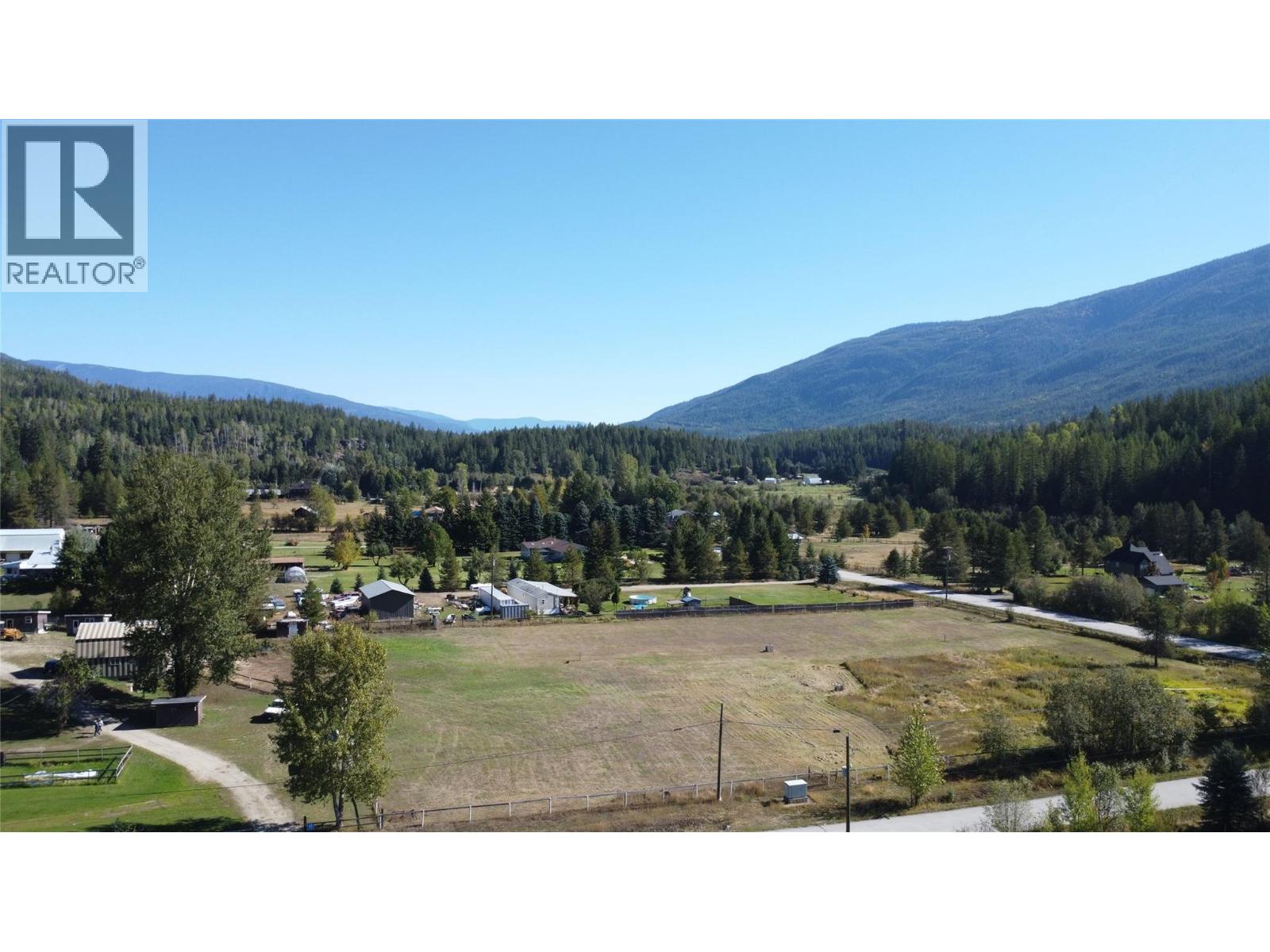 2165 Raven Road, Castlegar, British Columbia  V1N 4S9 - Photo 2 - 10401342