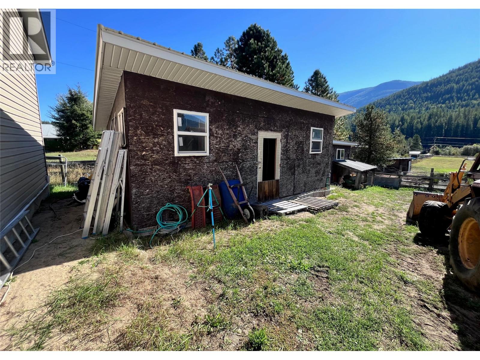 2165 Raven Road, Castlegar, British Columbia  V1N 4S9 - Photo 24 - 10401342