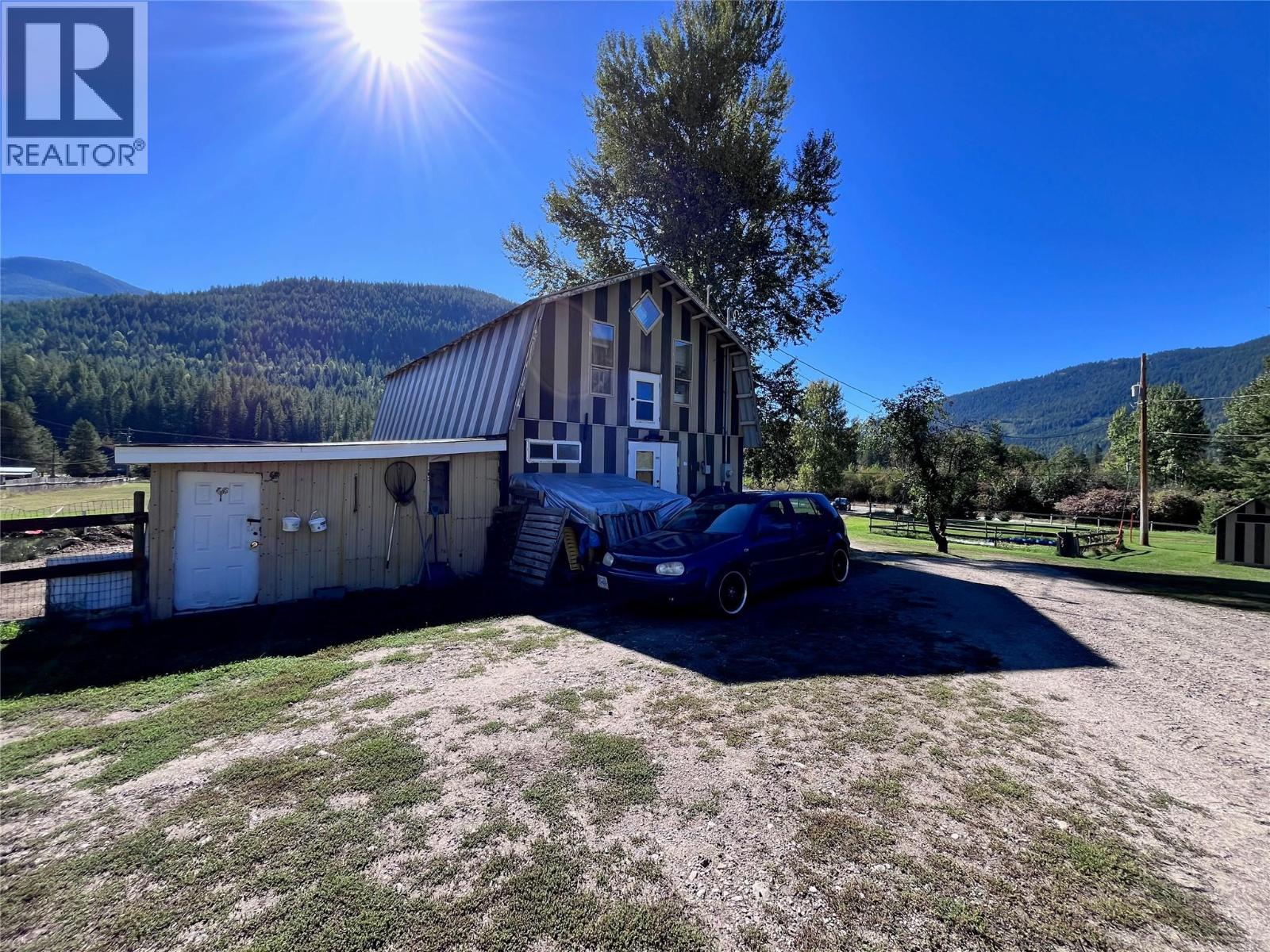 2165 Raven Road, Castlegar, British Columbia  V1N 4S9 - Photo 31 - 10401342