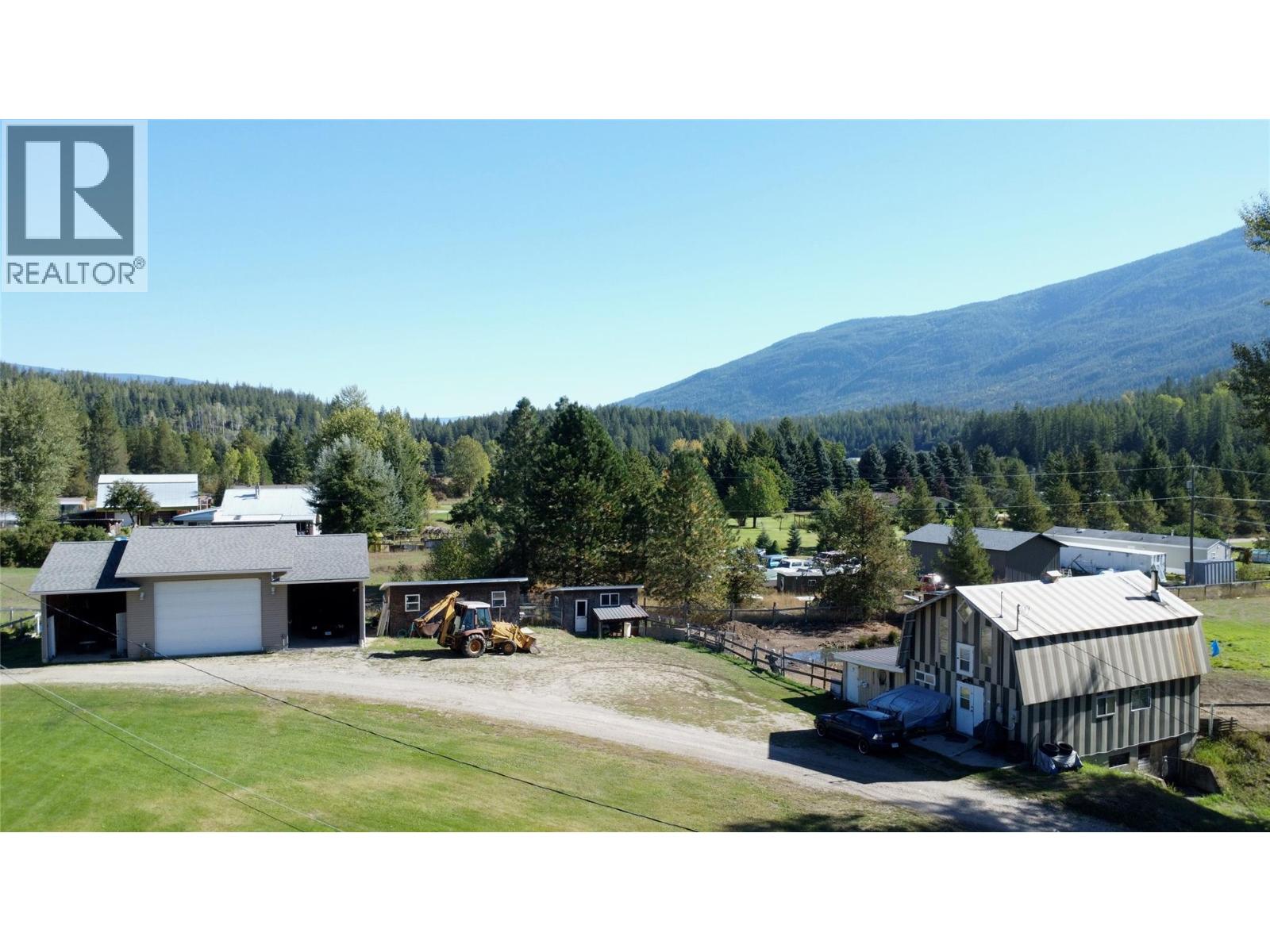 2165 Raven Road, Castlegar, British Columbia  V1N 4S9 - Photo 5 - 10401342