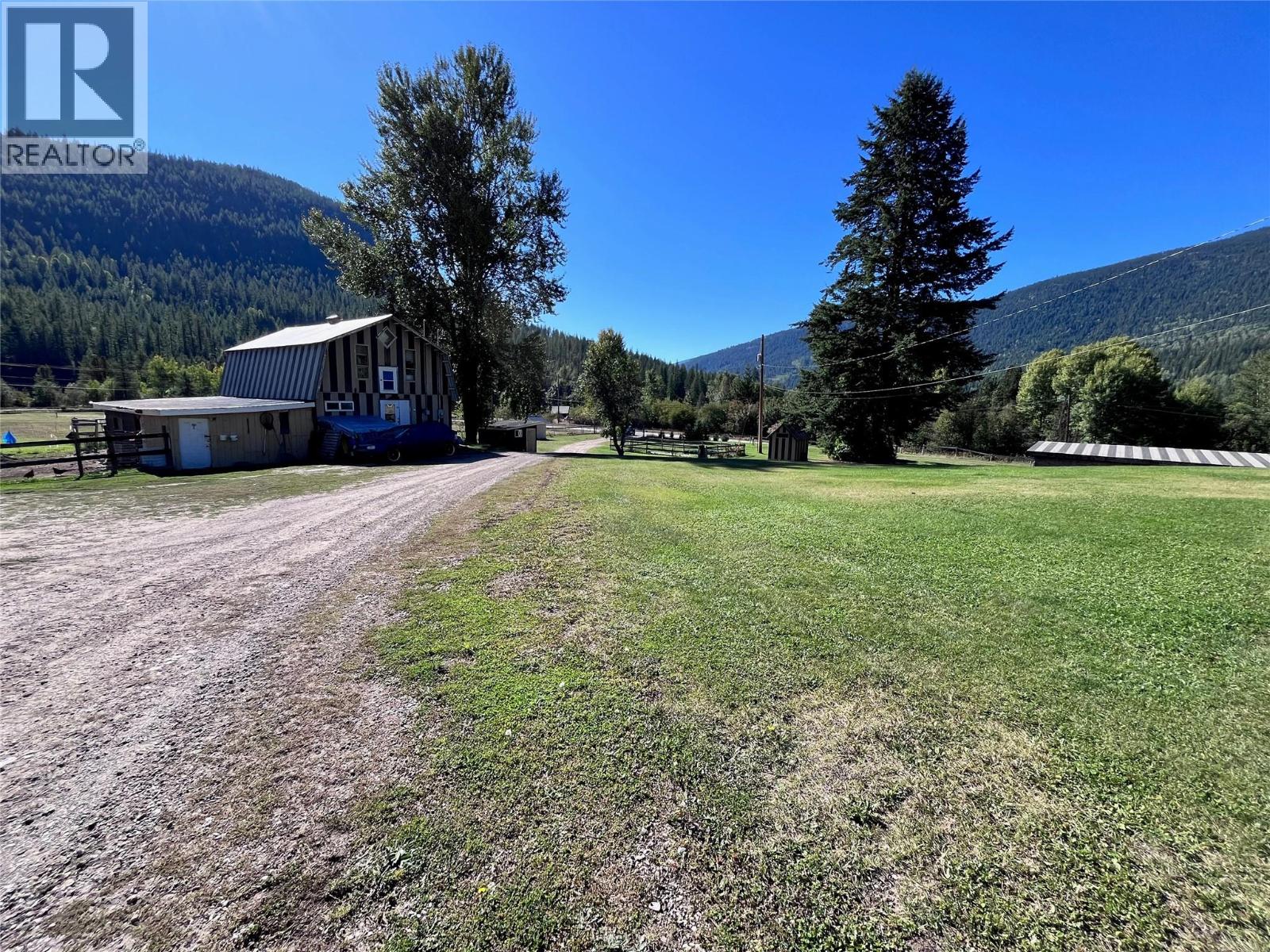 2165 Raven Road, Castlegar, British Columbia  V1N 4S9 - Photo 9 - 10401342