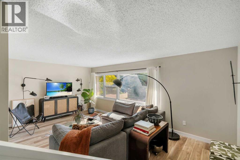 431 Brae Glen Crescent SW, Calgary, Alberta  T2W 1B6 - Photo 21 - A2344833