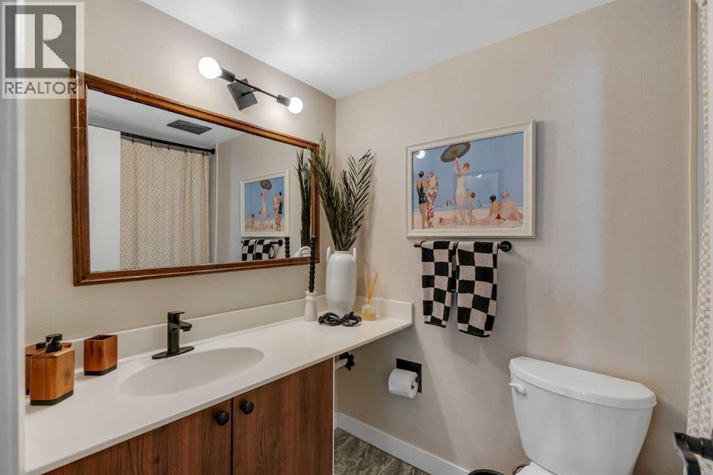 431 Brae Glen Crescent SW, Calgary, Alberta  T2W 1B6 - Photo 37 - A2344833