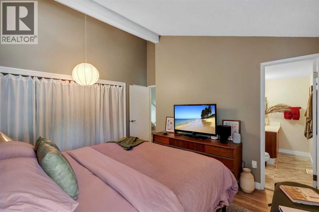431 Brae Glen Crescent SW, Calgary, Alberta  T2W 1B6 - Photo 29 - A2344833