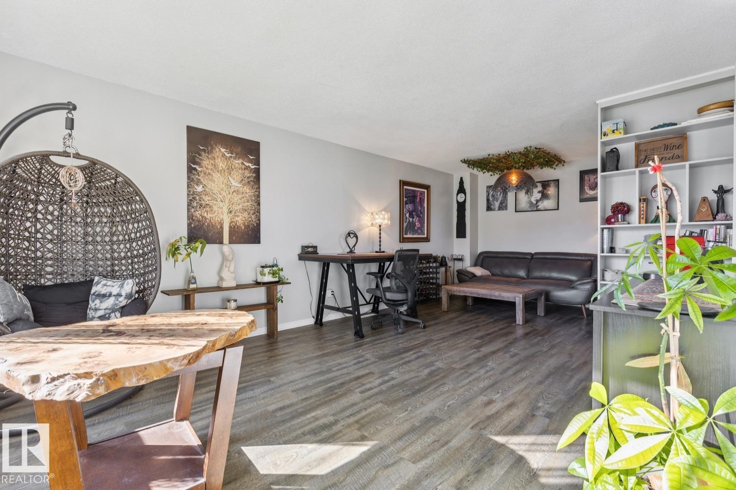 11452 39 AV NW