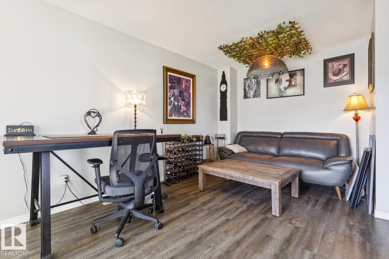 11452 39 AV NW