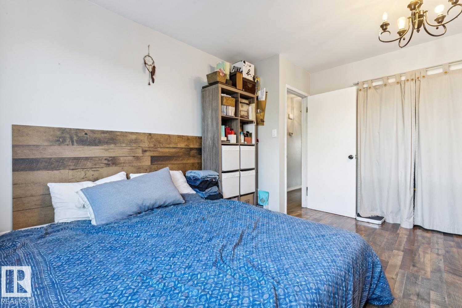 11452 39 AV NW