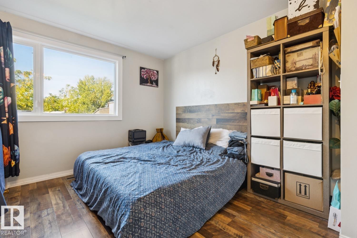 11452 39 AV NW