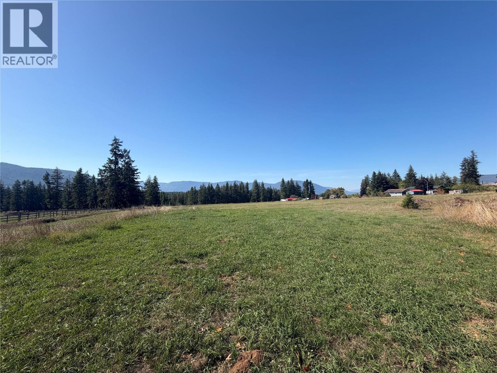 1141 70 Street SE Salmon Arm Photo 9 1141 70 Street SE Salmon Arm Photo 9