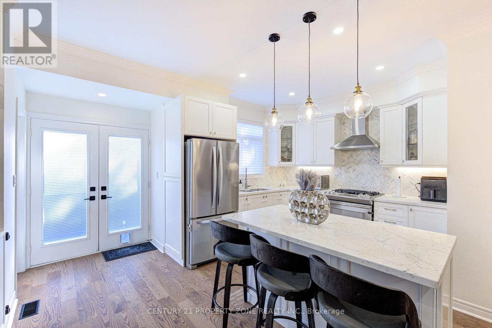 89 Milton Street, Toronto, Ontario  M8Y 2Y1 - Photo 12 - W13769830
