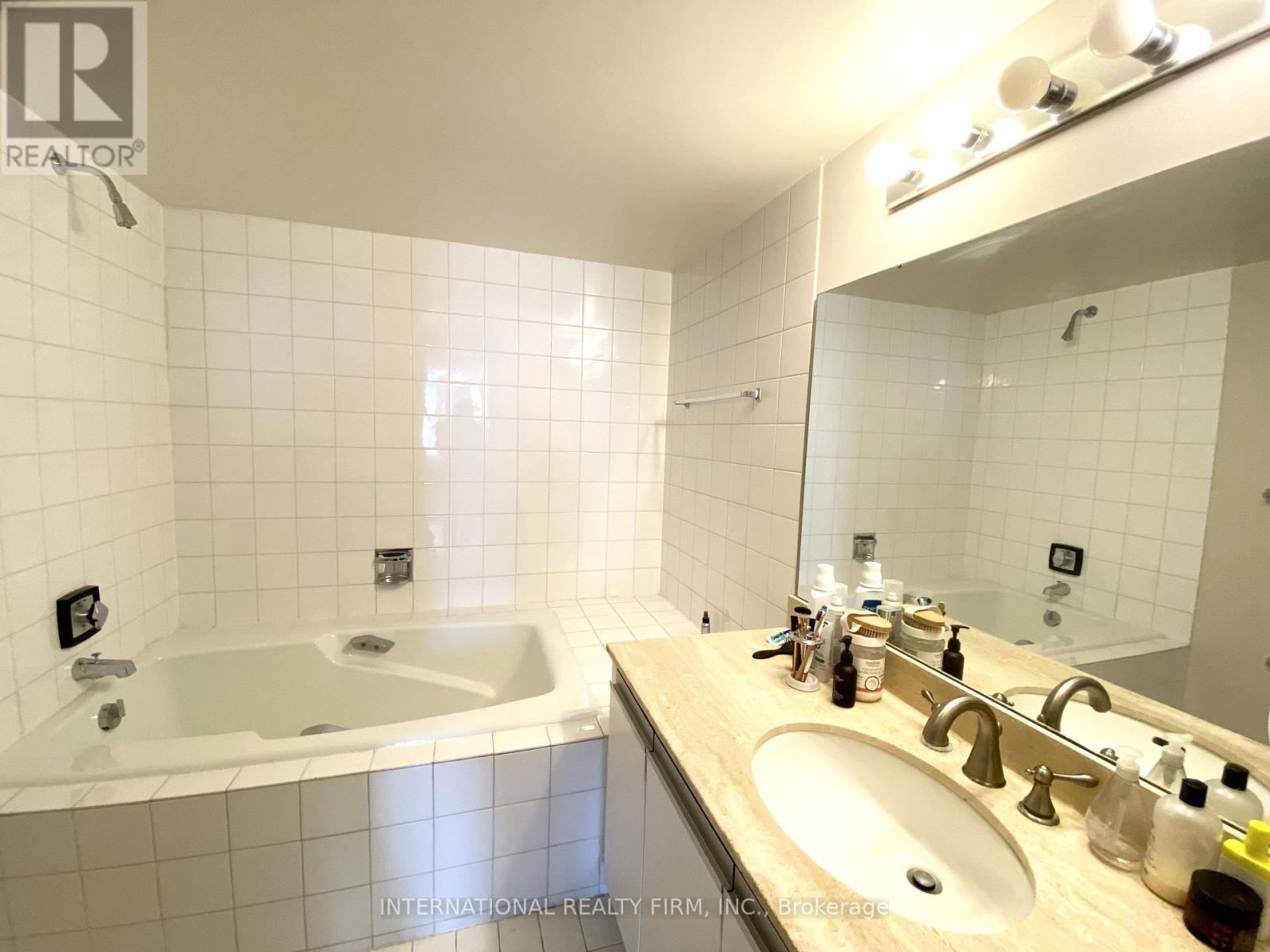 605 - 135 George Street S, Toronto, Ontario  M5A 4E8 - Photo 12 - C13805856