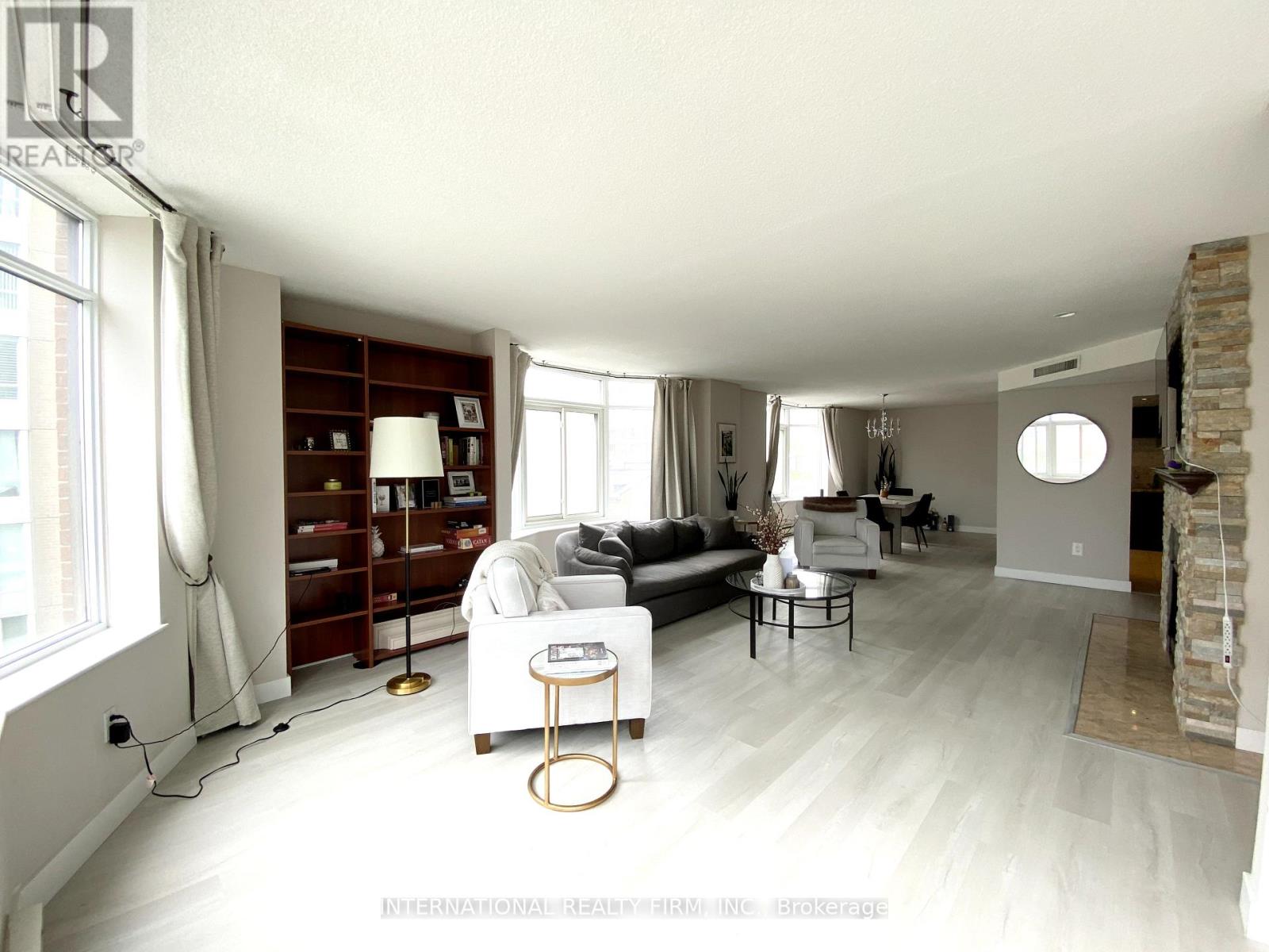 605 - 135 George Street S, Toronto, Ontario  M5A 4E8 - Photo 3 - C13805856