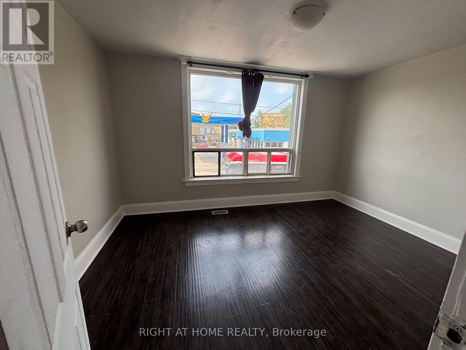 Upper B - 507 Oakwood Avenue, Toronto, Ontario  M6E 2W9 - Photo 6 - C13805860
