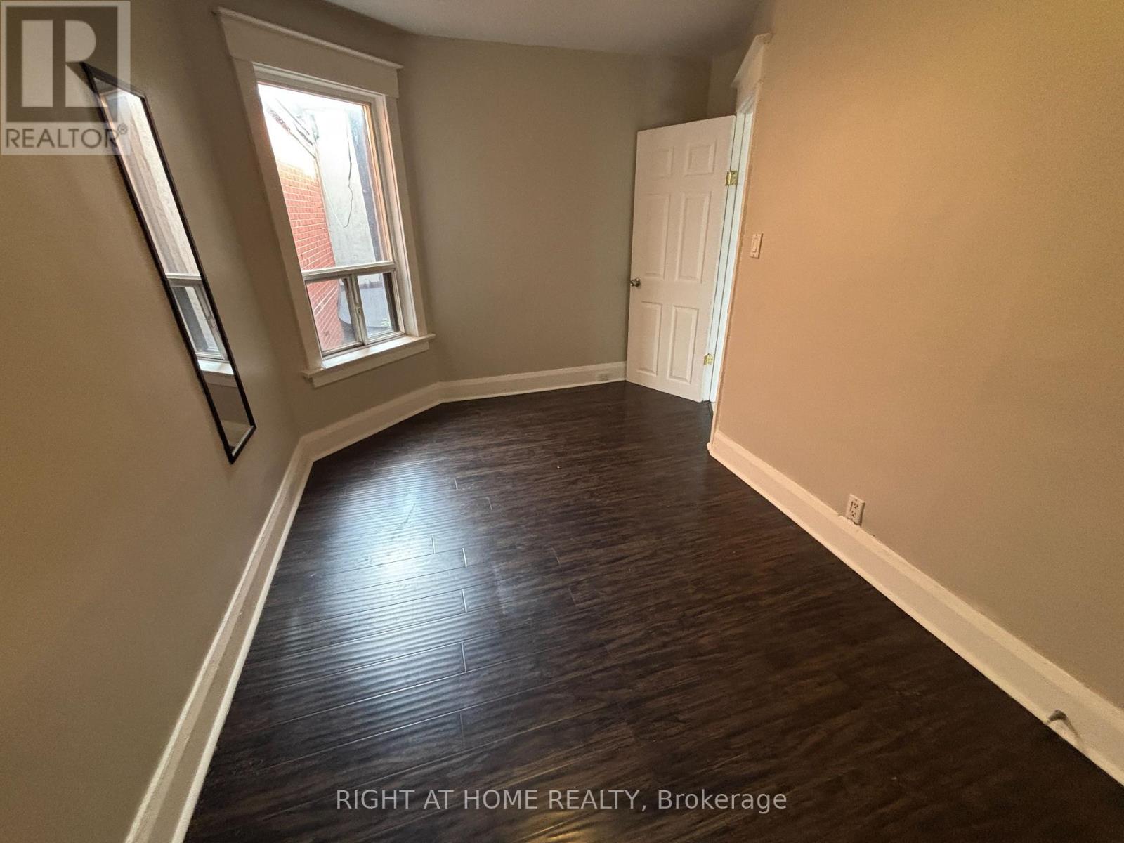 Upper B - 507 Oakwood Avenue, Toronto, Ontario  M6E 2W9 - Photo 8 - C13805860